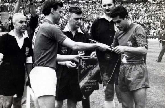Quelle équipe a remporté le Championnat d'Europe des Nations en 1964 ?