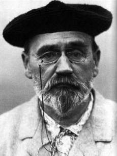 Considéré comme le chef de file du naturalisme, la fin de sa vie fut marquée par son engagement dans l'affaire Dreyfus :