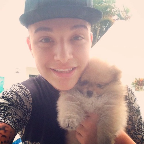 Qual o nome desse cachorro dele ?