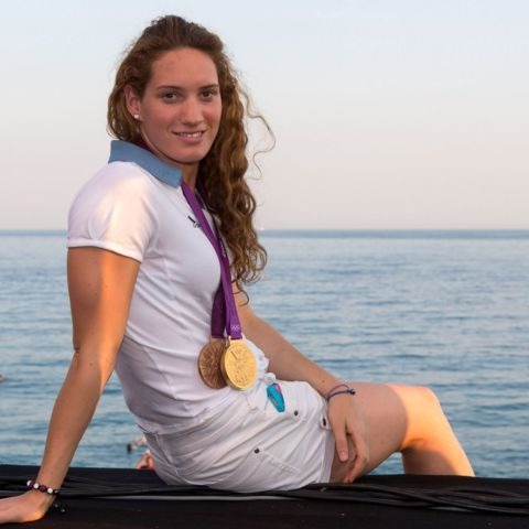 Nageuse française, championne olympique à Londres en 2012 sur 400 m nage libre, elle est décédée à 25 ans, en 2015, dans un accident d'hélicoptère