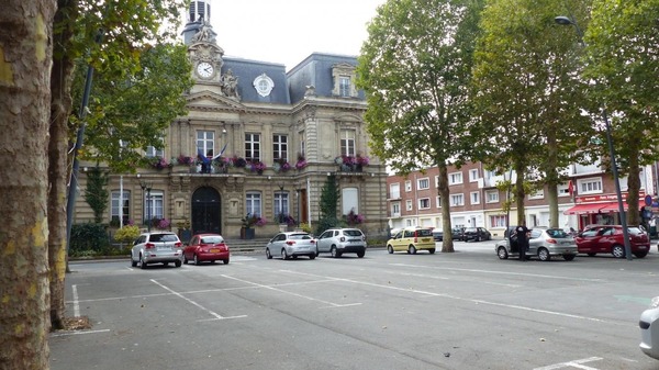 Quel est le nom de la place où se trouve l’Hôtel de ville de Lille ?