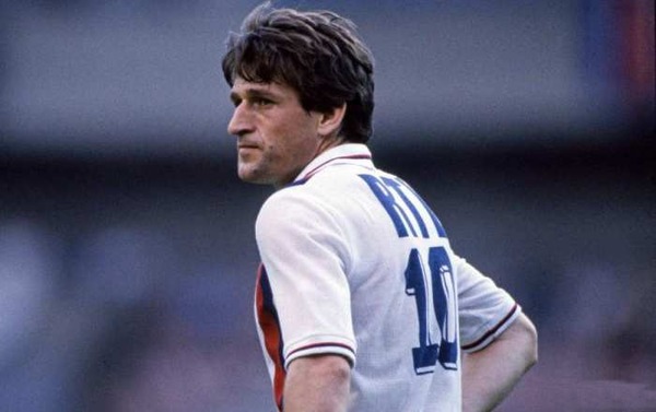 En Mai 1991, le "papet" Safet Susic tire sa révérence sous le maillot du Paris Saint Germain. Combien de rencontres aura-t-il disputées sous le maillot de la capitale ?
