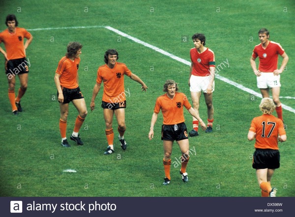 En 1974 , les Pays-Bas avaient battu en poule la bulgarie, mais sur quel score ?