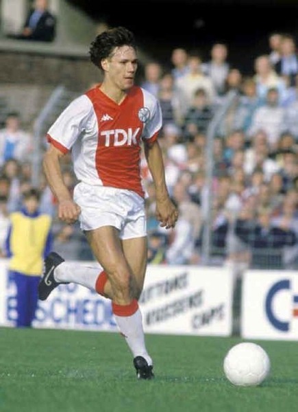 Combien de buts a-t-il inscrits à l'Ajax ?