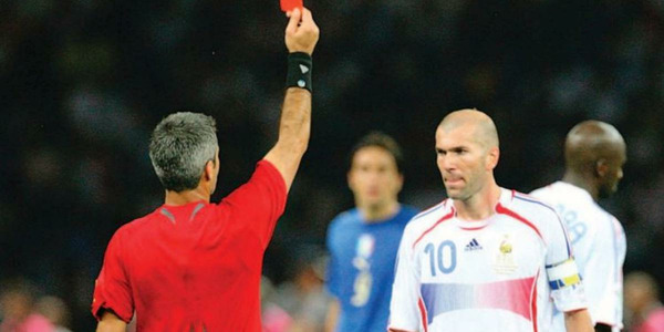Zinédine Zidane a reçu 2 cartons rouge en Coupes du Monde. Quel autre joueur partage avec lui ce triste record ?