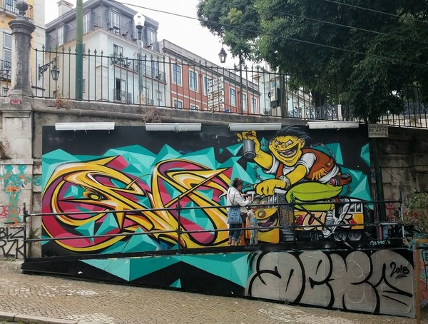 En 2008, la municipalité a légalisé le street art en créant la Galeria de arte urbana.