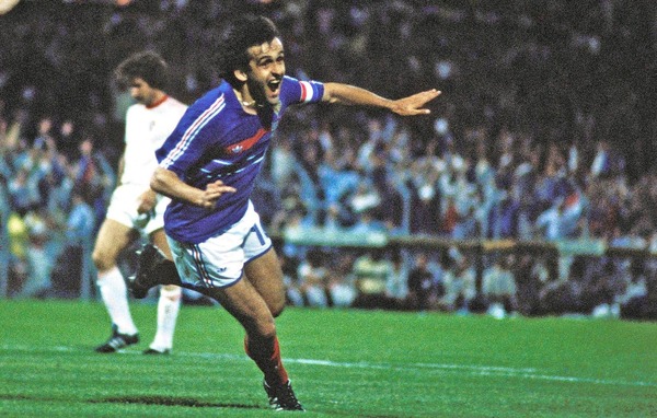 Contre la Yougoslavie lors du dernier match de poule de l'Euro 84, combien inscrit-il de buts ?