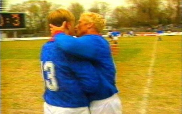 Lors d'un match amical Islande-Estonie en 1996, qui Eidur Gudjohnsen a-t-il remplacé pour son entrée en jeu ?