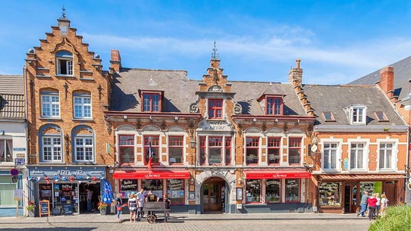 Quel village du Nord a-t-il était élu le plus beau village de France en 2018 ?