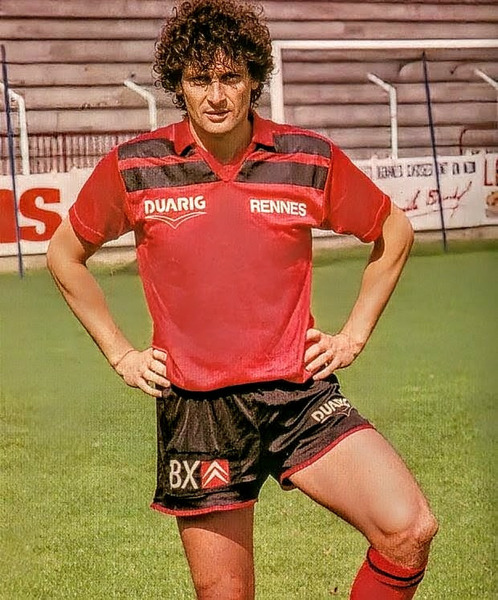 Ce géant pharmaceutique a sponsorisé le Stade Rennais dans les années 80 :