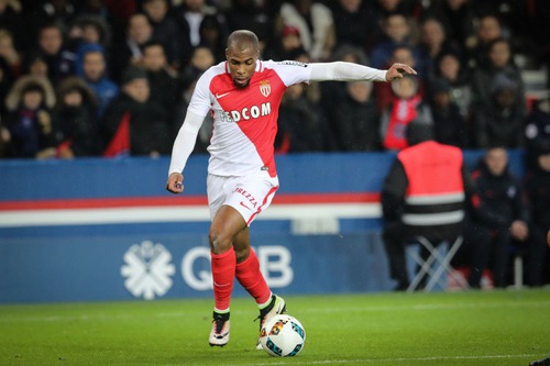 Avec quel club (qui est sa ville natale) Djibril Sidibé est-il monté en Ligue 2 en 2010 ?