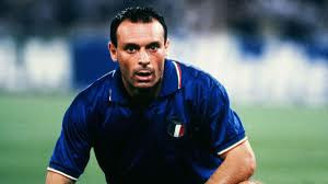 Italien mort le 19/9 à 59 ans, il fut le meilleur buteur de la coupe du monde 1990 à domicile ?