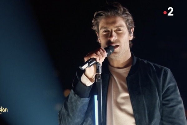 Pour quelle raison le chanteur Tom Leeb n’a pas pu représenter la France à l’Eurovision 2020 avec sa chanson ´The Best in Me´ ?