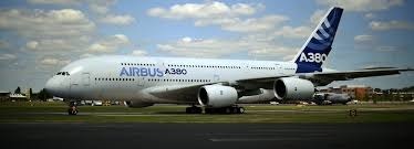 Combien de passagers peut transporter l'A380, le plus gros avion commercial au monde ?