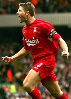Le 13 avril 2008, Gerrard signe sa 300e apparition en Premier League dans un match contre Everton