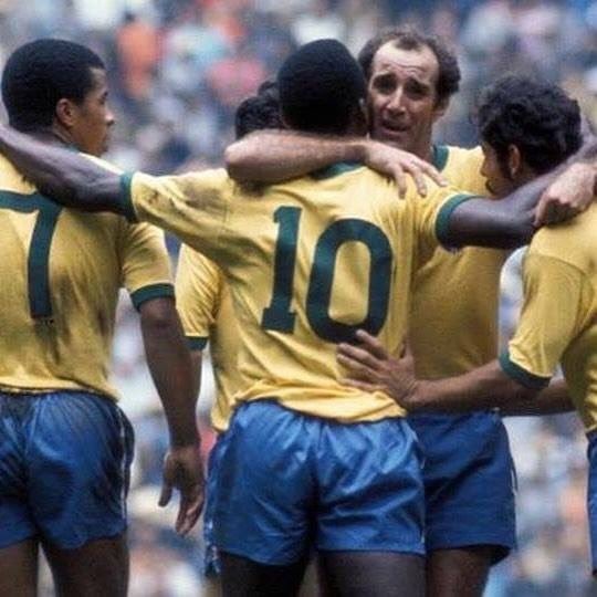 Pelé est le premier buteur de le finale du Mondial 70.