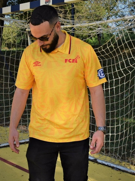 Le FC Martigues a fait une arrivée remarquée en D1 en 1993 avec ce maillot orné de la licence vidéoludique ...