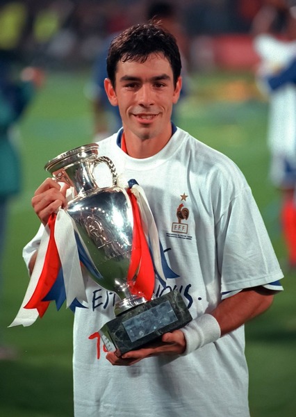 Question Bonus : L' Euro 2000 est le seul Euro auquel Robert a participé.
