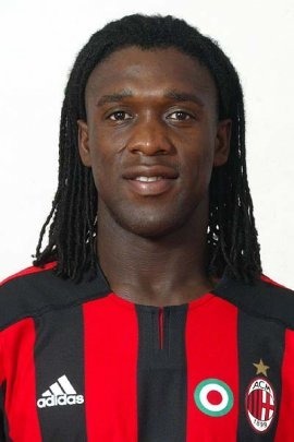 En 2002 il rejoint l'AC Milan. Il y restera...