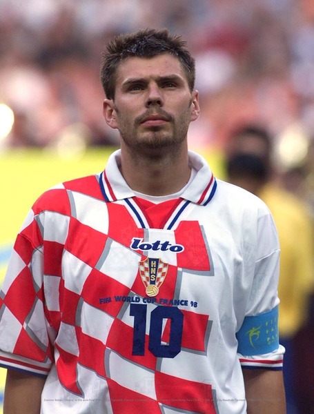 Le milieu croate Zvonimir Boban fut une légende du Milan AC puis il partit une saison en Espagne dans quel club ?