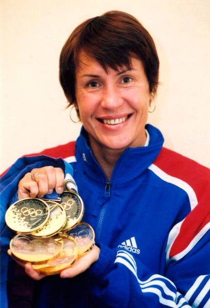 Elle est l'athlète la plus médaillée de ces jeux (5), dans quelle discipline la russe Lioubov Iegorova, s'est-elle illustrée ?