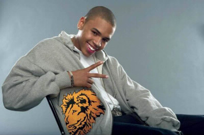 A quel âge Chris Brown a été découvert par une équipe de production ?