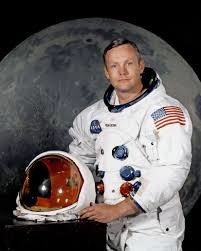 Quel est le premier homme a avoir marché sur la lune ?