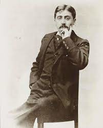 Dans quel roman de Proust peut-on lire : "Longtemps je me suis couché de bonne heure" ?
