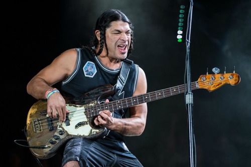 Robert Trujillo est le bassiste de .....