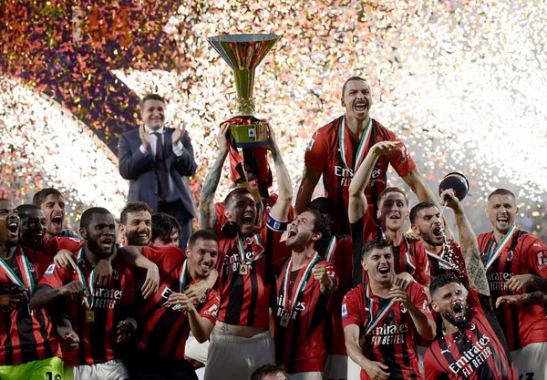 En 2022, les milanais remportent leur 19ème Championnat d'Italie, en terminant à 2 points devant......