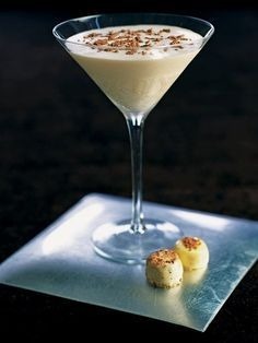 Quel cocktail comporte du gin mélangé à de la crème de cacao ?