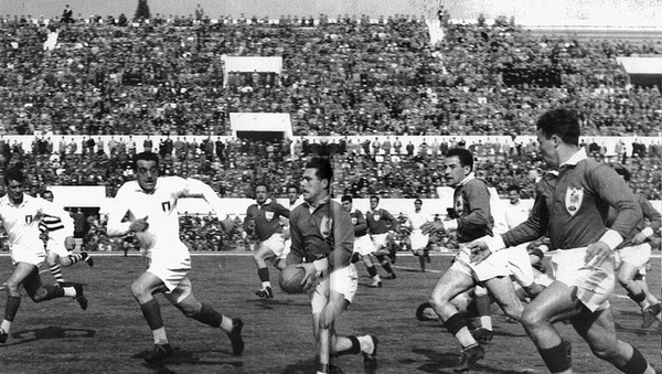 En quelle année le XV de France a-t-il remporté son premier Tournoi des Cinq Nations ?