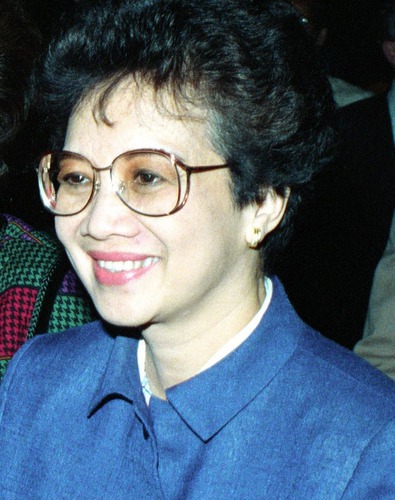 Corazon Aquino, première femme élue présidente en Asie :