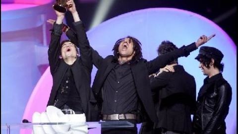 En 2009, les BB Brunes remportent les Victoire de la musique. Dans quelle catégorie ?