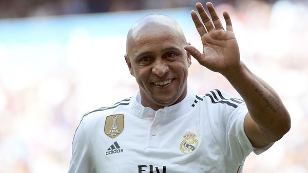 En 2007, il quitte le Real Madrid. Combien de Championnat d'Espagne a-t-il remporté avec les merengues ?