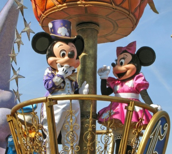 Depuis quand est ouvert Disneyland Paris ?