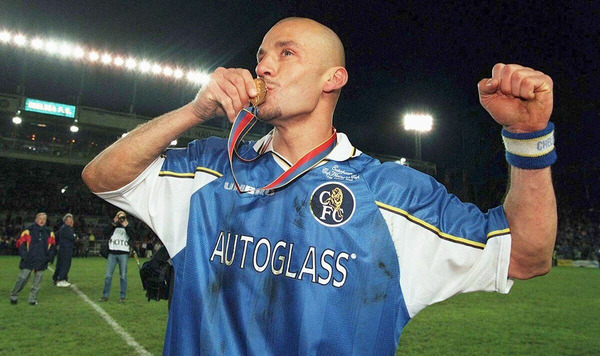 88 matchs et 40 buts sous le maillot des Blues, qui est ce célèbre italien ?
