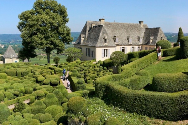 Quels jardins de Vézac sont inscrits sur la liste des jardins remarquables ?