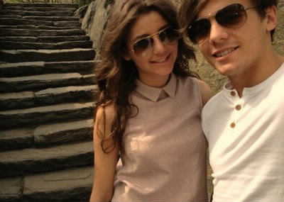 Comment s'appelle la petite amie de Louis ?