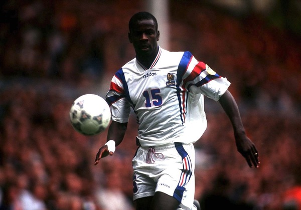 Il est retenu dans le groupe français pour disputer l'Euro 96.