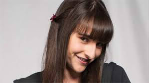 De qui Eve est-elle amoureuse ?