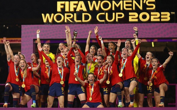 Quelle équipe les espagnoles ont-elles battu en finale du Mondial féminin ?
