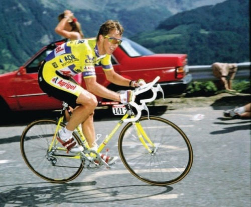 Il gagna le tour de France en 1989.
