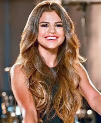 Selena Gomezin en sevdigi renk nedir ?