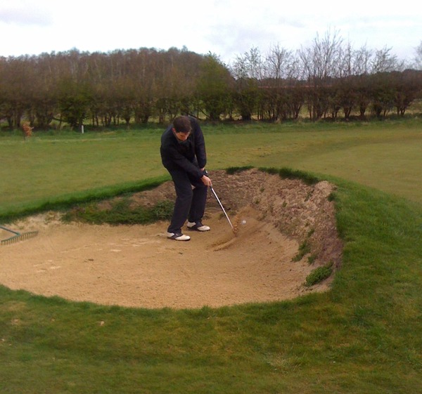 En golf, quelle pièce de sable permet de pimenter parfois considérablement le jeu ?