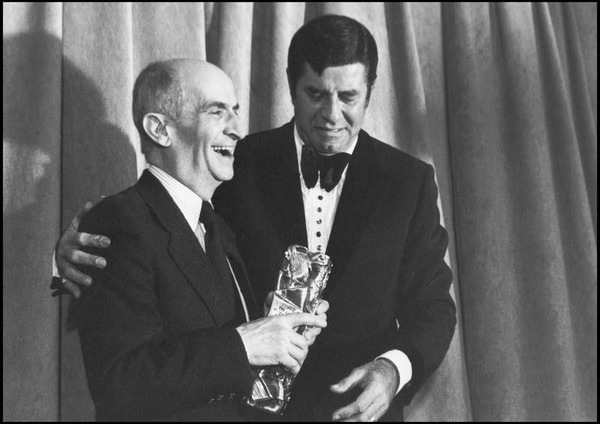Quel acteur a eu le privilège de remettre en 1980 un César d'honneur à Louis de Funès ?