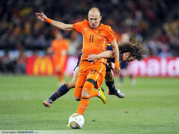 De nouveau malheureux lors de la finale d'un Mondial, sur quel score les hollandais s'inclinent-ils face à l'Espagne ?