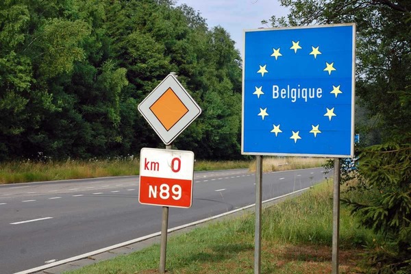 Combien de frontières terrestres compte la Belgique ?