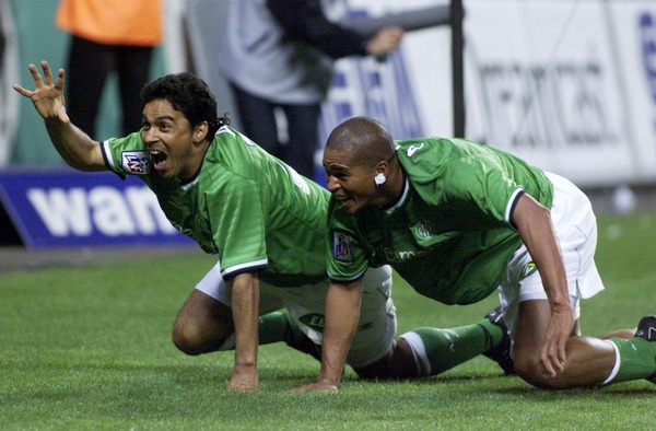 En provenance de quel club, Alex et Aloísio ont-ils débarqué à Saint-Etienne en 1999 ?