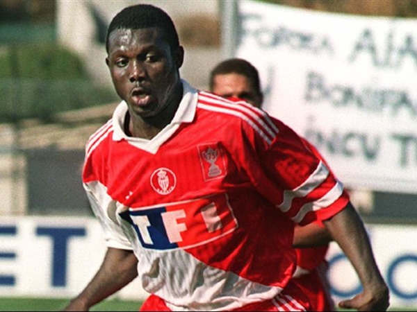 Pour quel club quitte-t-il Monaco en 1992 ?